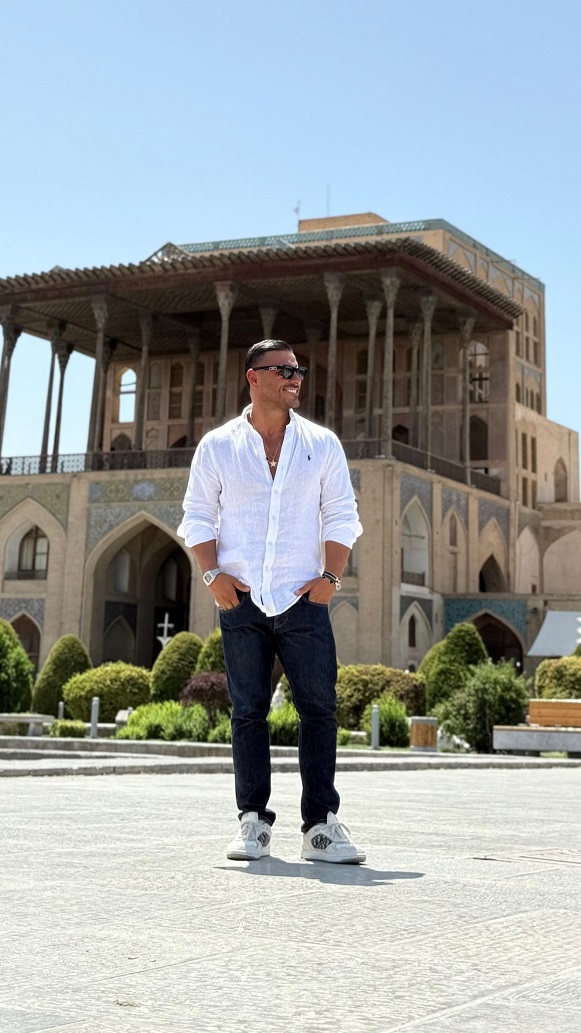 عکس آرمین زارعی در میدان نقش جهان عکس آرمین زارعی در میدان نقش جهان