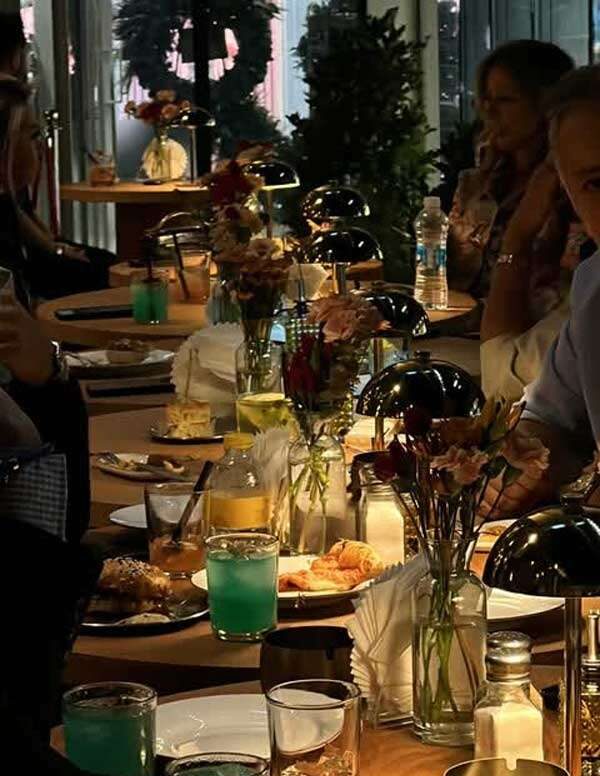 رستوران بهرام رادان و مینا مختاری رستوران بهرام رادان و مینا مختاری