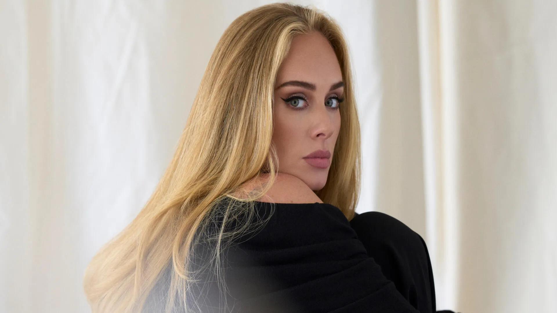 ادل، صدای جهانی موسیقی و ورود به سینما ادل، صدای جهانی موسیقی و ورود به سینما