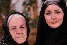 نعیمه نظام‌ دوست و مادرش