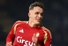 پیشینه خانوادگی و تولد دنیس اکرت