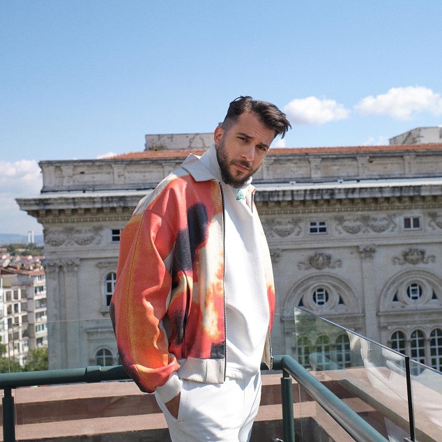 فعالیت فیرات آلتون در سینما و تئاتر فعالیت فیرات آلتون در سینما و تئاتر